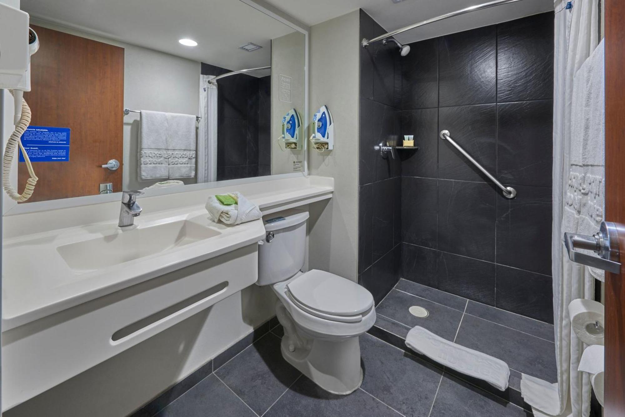 City Express By Marriott Salamanca Exterior foto